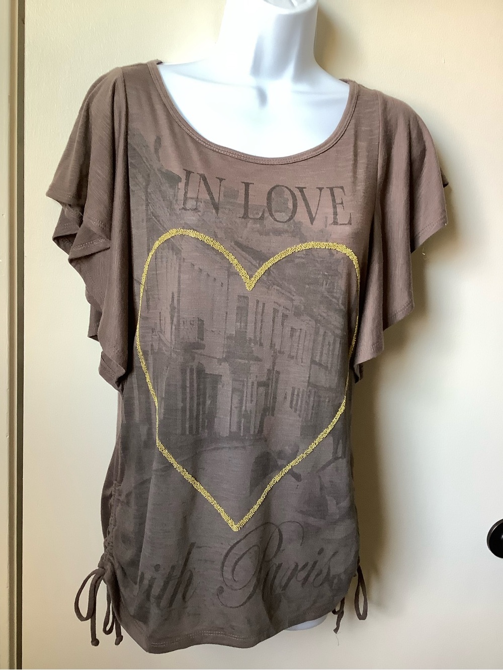 NWT Women’s Brown 'In Love' Graphic Short Sleeve Top Sz. S